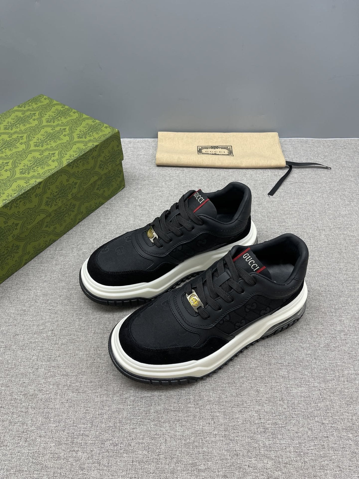 Gucci Men's Low-Top Lace-Up Sneakers